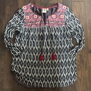 One September Anthropologie Boho Black and White Patterned Top size Small